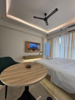 Hazratganj Hideaway - 8