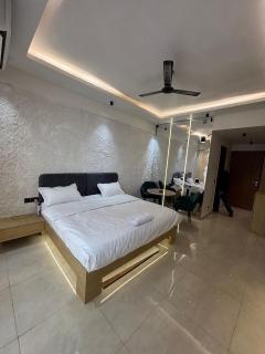 Hazratganj Hideaway - 7