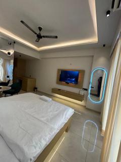 Hazratganj Hideaway - 6