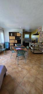 maisonnette provençale sous les chênes - 9