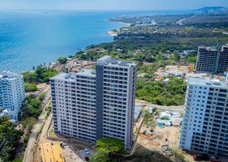 Apartamento con playa y piscina a 5 minutos del aeropuerto - 4