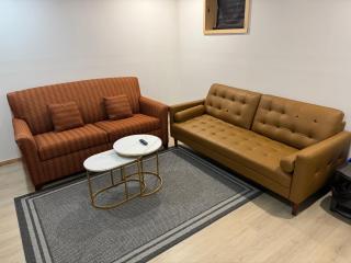 Private Entrance, private Bathroom, Bedroom and workspace - 8