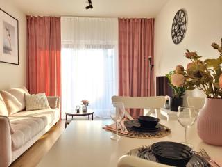 Factory apartment in historical estate, air conditioned, Metro - 6