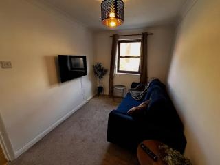Hull City Centre 2-Bed Work-Ready FREE Parking - 7
