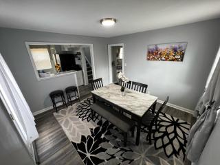 Private Bedroom Suite 4 Cape Cod Cutie 10 Min to Downtown - 9