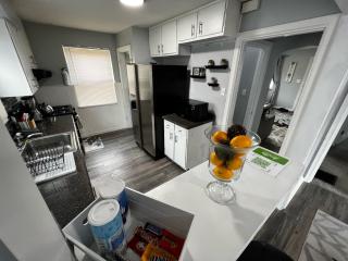 Private Bedroom Suite 4 Cape Cod Cutie 10 Min to Downtown - 7