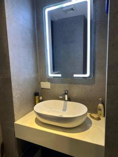 Luxury Soundproof Apt, MM Alam Road, Gulberg - 3