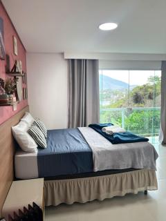 Casa com vista para o mar de Angra dos Reis 5 min da praia do pontal 15 min do centro da cidade Wi-Fi ar-condicionado estacionamento grátis 3 quartos ideal para família ótima localização e a 1h30 de Paraty - 0