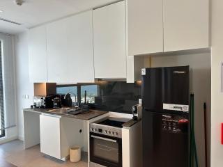 Stylish Waterfront 1BR on Al Reem Island - 4