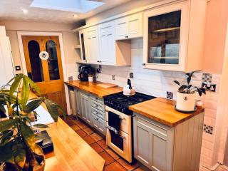 Lilac Cottage - 2