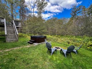 Evergreen Escape Hot Tub Game Room Fire Pit - 0