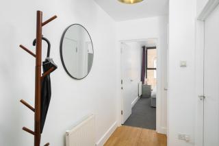 Bright & Modern 2-Bed Apartment in Vibrant East London - 2