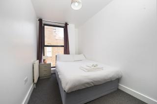 Bright & Modern 2-Bed Apartment in Vibrant East London - London - 1