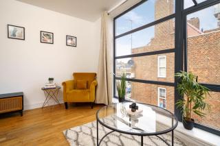 Bright & Modern 2-Bed Apartment in Vibrant East London - 4