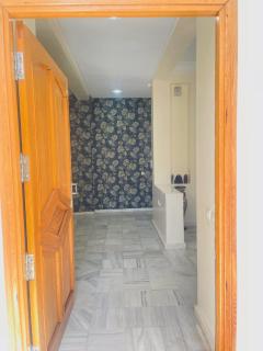 Stunning Sunny Villa, near airport - 6