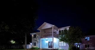 Sleeps 24+ Luxury house Near Chicago 12 king beds - 2