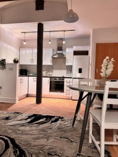 Central Comfort- 2 bedroom Nottingham Stay - 8