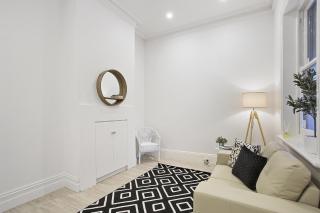 Stylish City Home for Large Group Getaways - Adelaide - 9