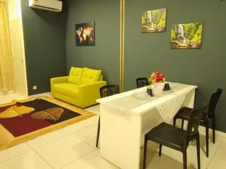ImpianKU at Horizon Suite KLIA - 2BR - Wifi - 4