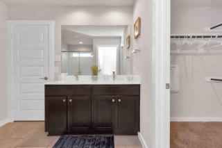 Rammies Home W/Pool Access - 5