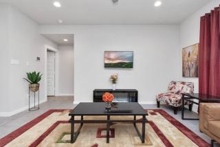 Rammies Home W/Pool Access - 1