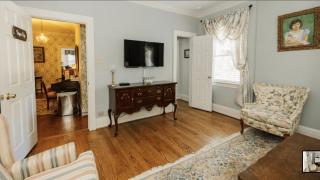 Virginia Cliffe Inn - 5