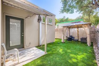 SoCo Retreat - Escape for 8 - EV Charger Available - 3