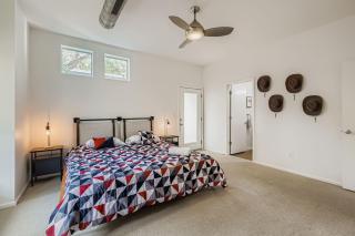 SoCo Retreat - Escape for 8 - EV Charger Available - 1