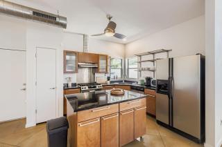 SoCo Haven Retreat - Sleeps 8 - Wifi & Fire Pit - 4