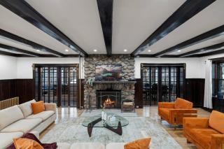 Lakeview-Sleeps 12-King Suites-AVAIL.9/19-9/21-7BR - 1