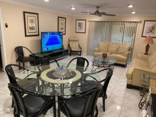 Super nice 3 bedroom 2 bathroom apartment - 0