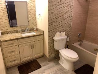 Super nice 3 bedroom 2 bathroom apartment - 6