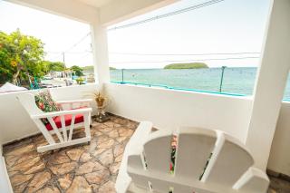 3-Bedroom Deluxe Beachfront Suite 7 Atabey - 4