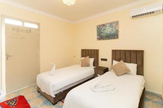 Authentic Riad Dar HbibtI Jacuzzi & Breakfast - 7