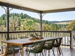 Meeukany - Hilltop Stunner in the Heart of Nannup - 5