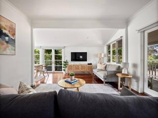 Newberry Cottage - Beach, Games & Alfresco Bliss - 0