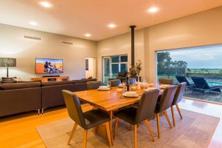 Oasis - Tranquil Getaway with Pool and Scenic Outlooks - 2