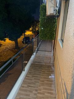 Departamento Independiente con Balcon - 4