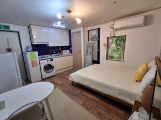 #A6 Open sale - 5mins to Hongdae Station - 9