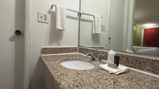Executive Inn - 3