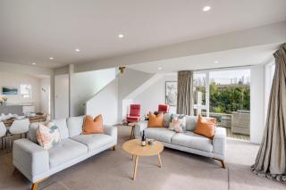 7th Heaven - Bluff Hill, Napier - 6