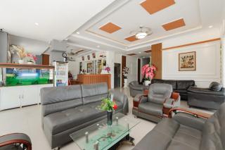 RedDoorz Near RSUD Embung Fatimah Batam - 3