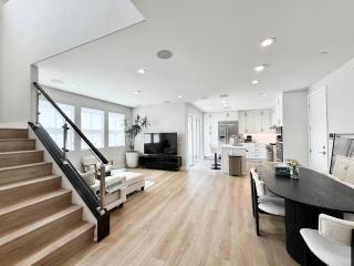 #Marbella Lane - Spacious 4BR Modern Family Home! - 5