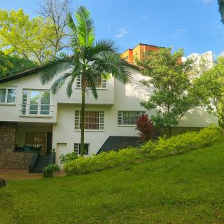 Casa de Campo en la ciudad para familias o grupos corporativos - Medellín - 0