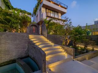 Narawangsa Villa 4br Amazing Sunset Rooftop - 5
