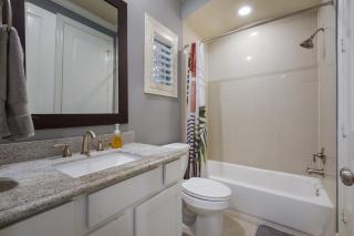 Tesla-Charger TX Medical Ctr Sleeps 7 5 beds - 2