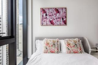 Modern Nomads City View 2BR Near Melbourne Central and QV Market - 2