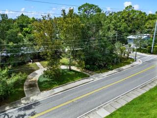 Altamonte Springs Retreat Fenced Yard & Workspace - 1