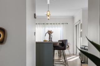 Serenity Escape - Designer Luxury Retreat with Private Sauna - 4