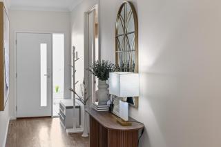Serenity Escape - Designer Luxury Retreat with Private Sauna - 5